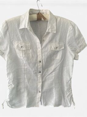 Tweeds White Short-Sleeve Button-Up Blouse